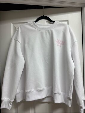 NWOT Wilo Sports & Wellness Club White Crewneck Sweatshirt: size large